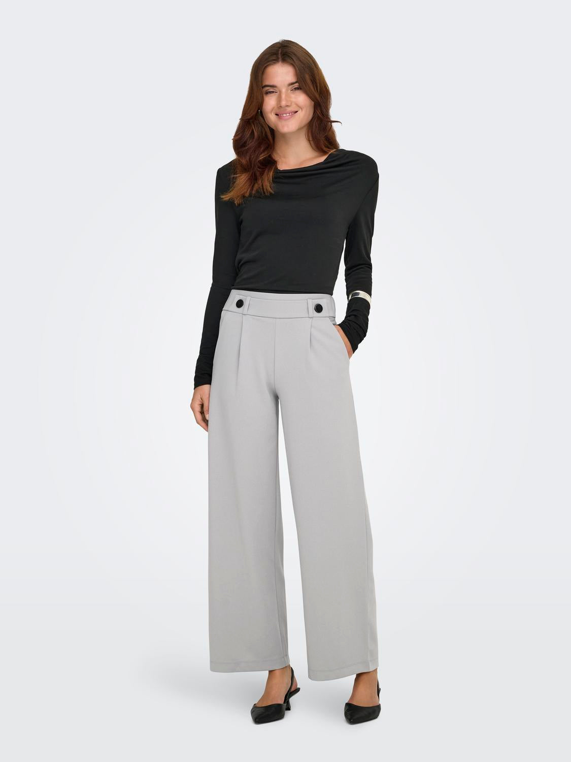 model_shot-front_full
